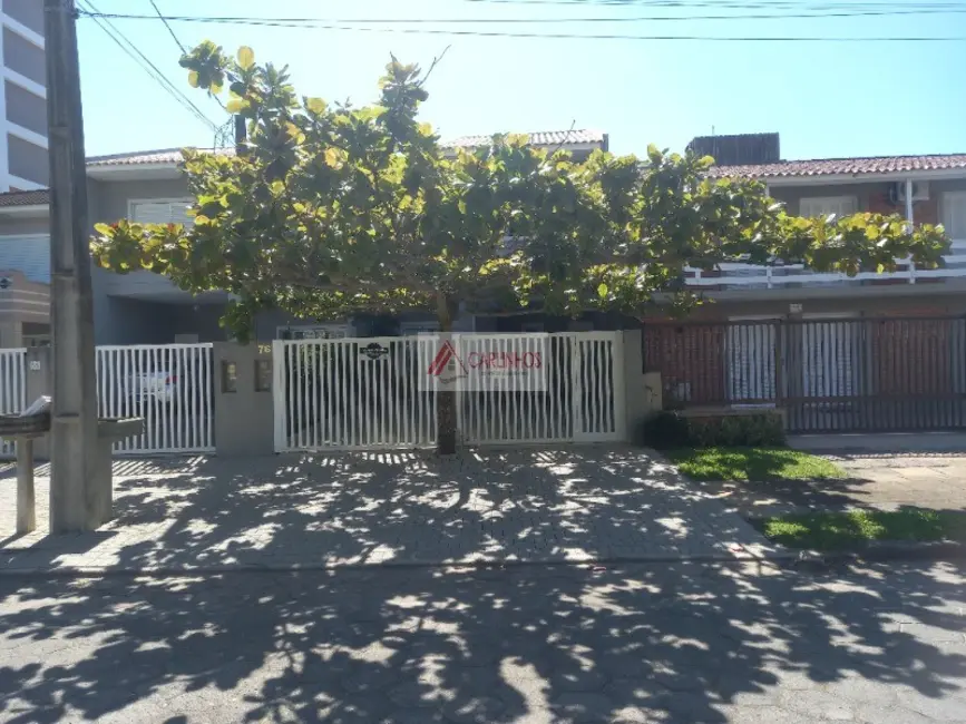 Foto 1 de Sobrado com 3 quartos à venda, 130m2 em Centro, Guaratuba - PR