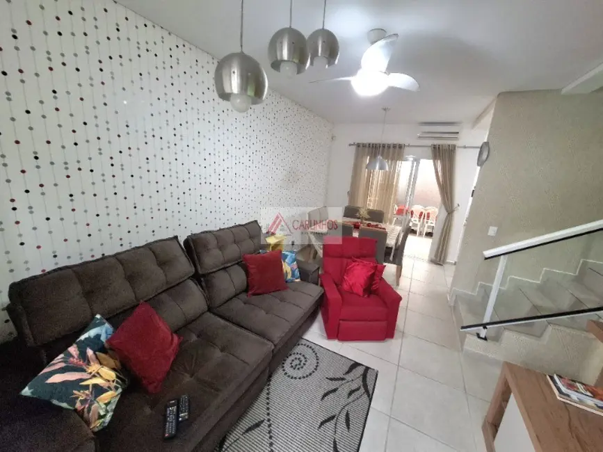 Sobrado com 3 quartos à venda, 130m2 em Centro, Guaratuba - PR - imagem 5 Foto 5 de Sobrado com 3 quartos à venda, 130m2 em Centro, Guaratuba - PR