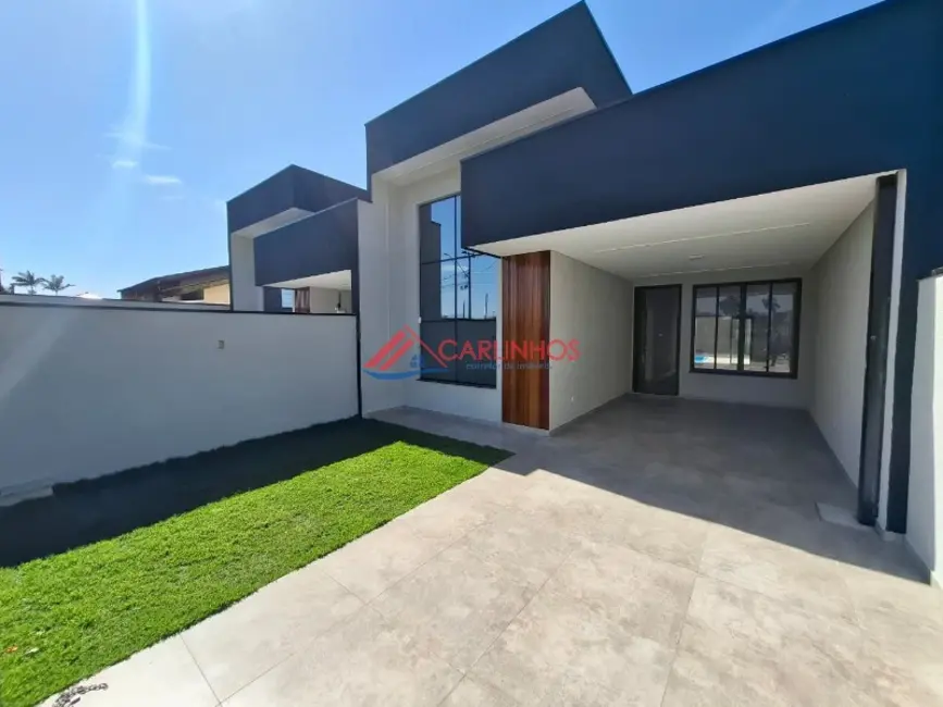 Foto 1 de Casa com 3 quartos à venda, 150m2 em Guaratuba - PR