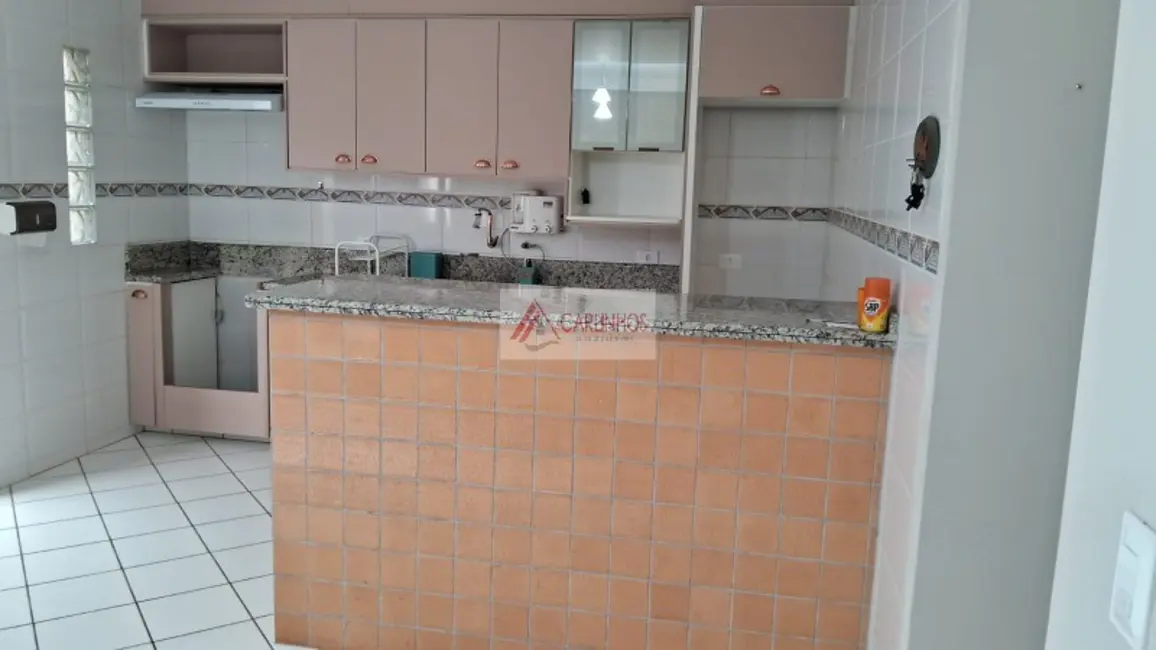 Sobrado com 3 quartos à venda, 165m2 em Centro, Guaratuba - PR - imagem 9 Foto 9 de Sobrado com 3 quartos à venda, 165m2 em Centro, Guaratuba - PR