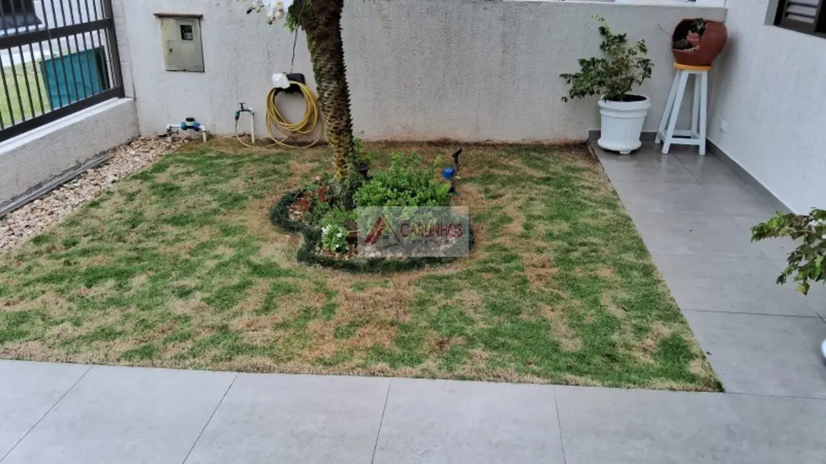 Foto 2 de Sobrado com 3 quartos à venda, 165m2 em Centro, Guaratuba - PR
