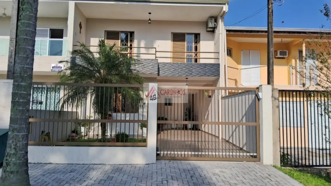 Foto 1 de Sobrado com 3 quartos à venda, 165m2 em Centro, Guaratuba - PR