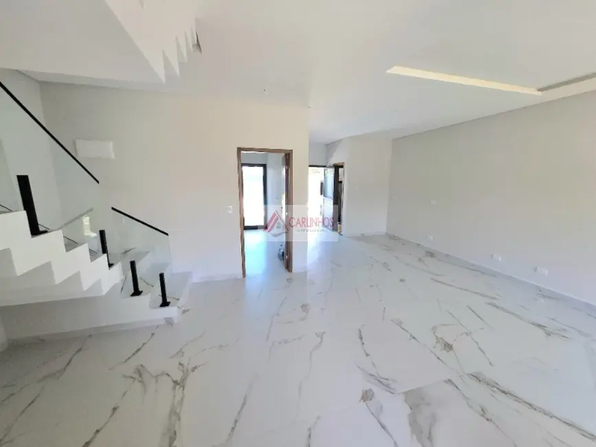 Sobrado com 4 quartos à venda, 171m2 em Guaratuba - PR - imagem 5 Foto 5 de Sobrado com 4 quartos à venda, 171m2 em Guaratuba - PR