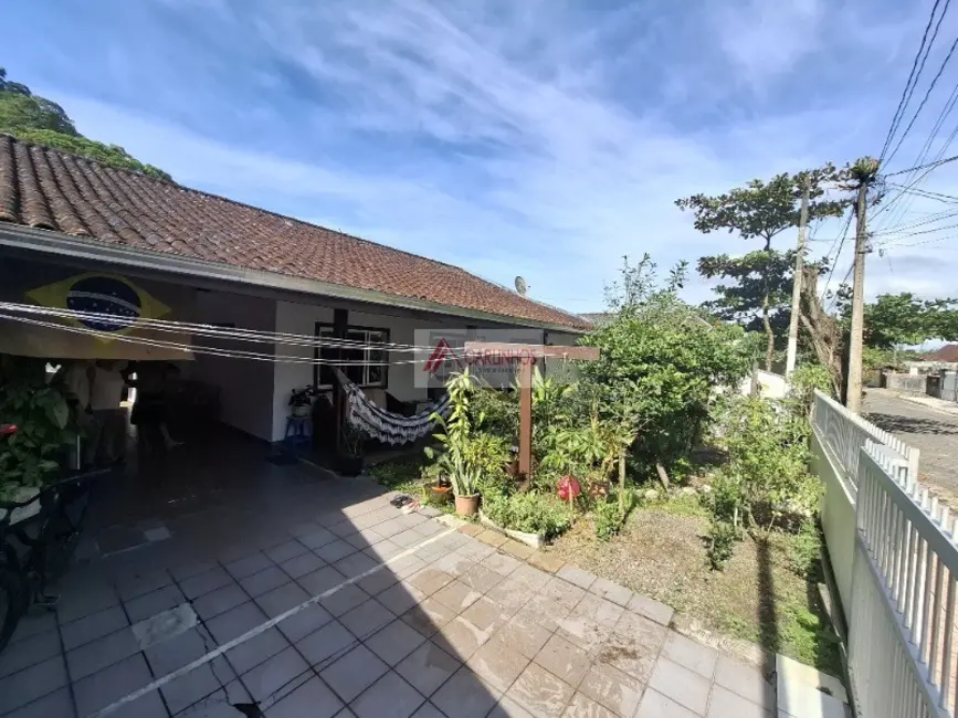 Foto 2 de Casa com 4 quartos à venda, 164m2 em Centro, Guaratuba - PR