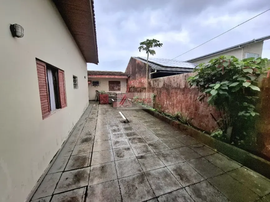 Foto 6 de Casa com 5 quartos à venda, 210m2 em Guaratuba - PR