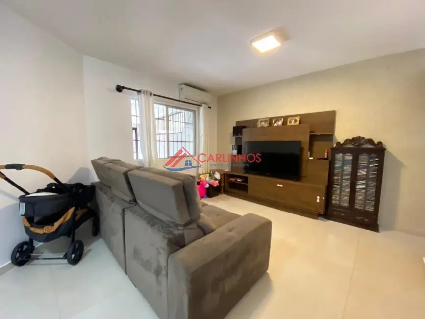 Sobrado com 3 quartos à venda, 92m2 em Centro, Guaratuba - PR - imagem 3 Foto 3 de Sobrado com 3 quartos à venda, 92m2 em Centro, Guaratuba - PR