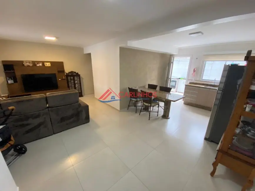 Sobrado com 3 quartos à venda, 92m2 em Centro, Guaratuba - PR - imagem 2 Foto 2 de Sobrado com 3 quartos à venda, 92m2 em Centro, Guaratuba - PR