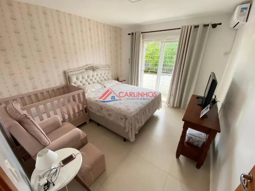 Sobrado com 3 quartos à venda, 92m2 em Centro, Guaratuba - PR - imagem 6 Foto 6 de Sobrado com 3 quartos à venda, 92m2 em Centro, Guaratuba - PR