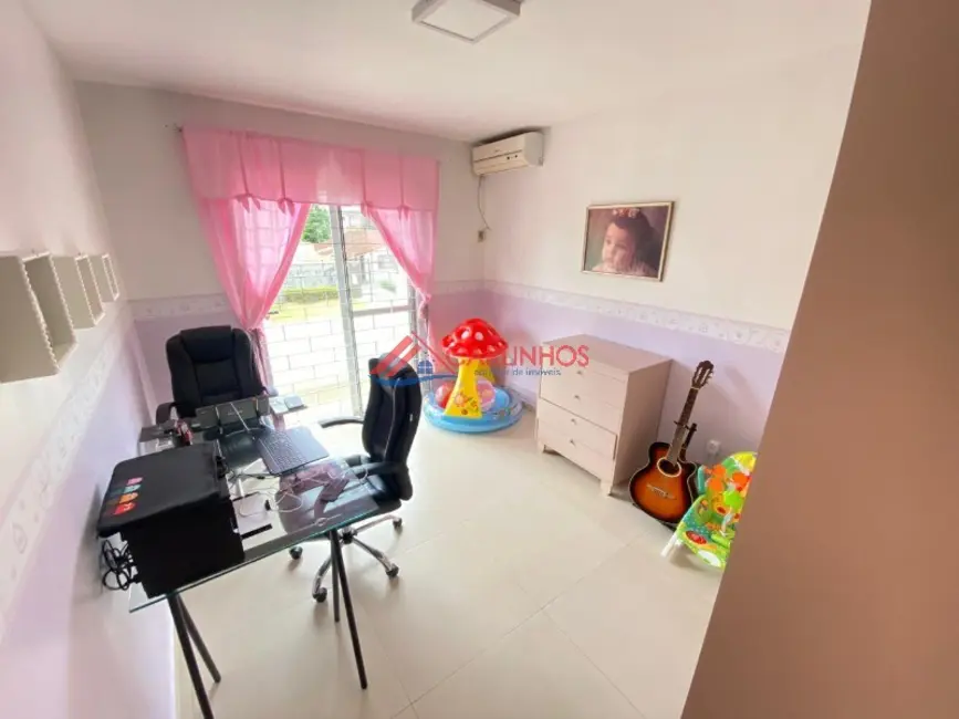 Sobrado com 3 quartos à venda, 92m2 em Centro, Guaratuba - PR - imagem 9 Foto 9 de Sobrado com 3 quartos à venda, 92m2 em Centro, Guaratuba - PR
