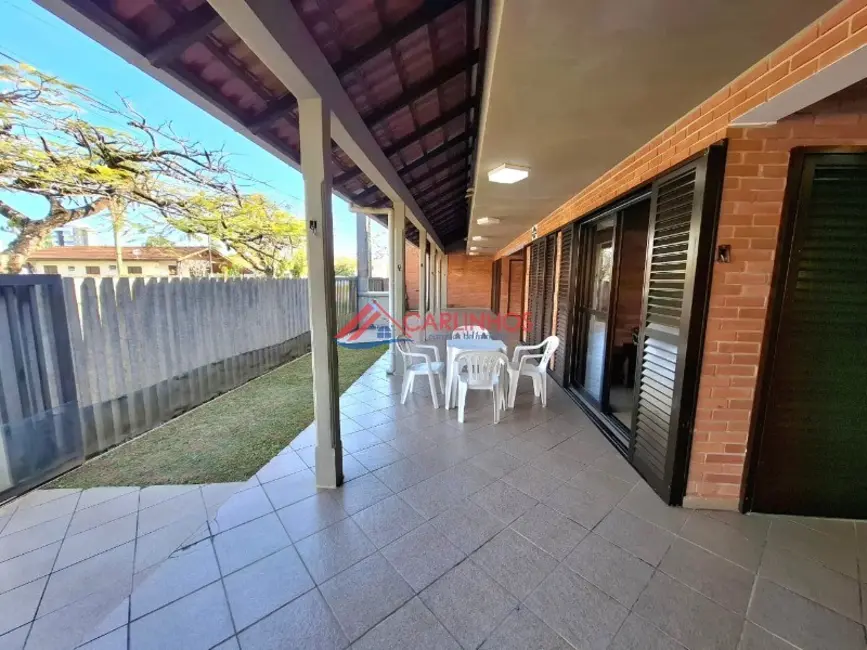 Sobrado com 3 quartos à venda, 99m2 em Centro, Guaratuba - PR - imagem 4 Foto 4 de Sobrado com 3 quartos à venda, 99m2 em Centro, Guaratuba - PR