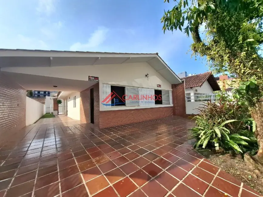 Casa com 4 quartos para alugar, 140m2 em Centro, Guaratuba - PR - imagem 2 Foto 2 de Casa com 4 quartos para alugar, 140m2 em Centro, Guaratuba - PR
