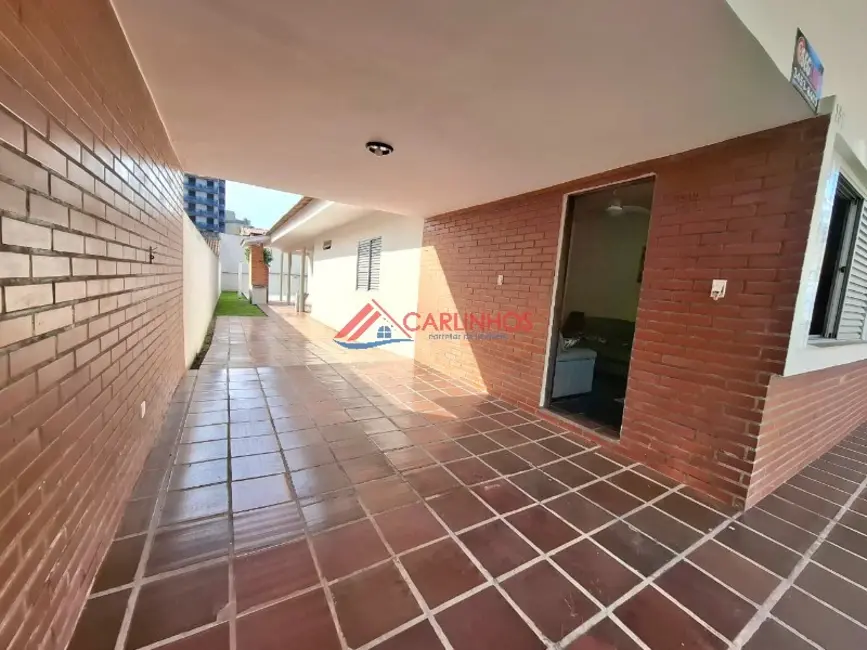 Casa com 4 quartos para alugar, 140m2 em Centro, Guaratuba - PR - imagem 3 Foto 3 de Casa com 4 quartos para alugar, 140m2 em Centro, Guaratuba - PR