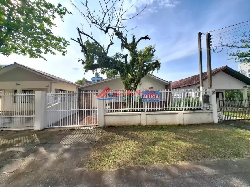 Foto 1 de Casa com 4 quartos para alugar, 140m2 em Centro, Guaratuba - PR