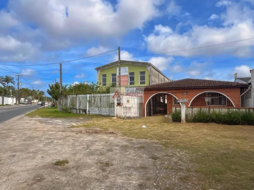 Foto 2 de Casa com 2 quartos à venda, 119m2 em Guaratuba - PR