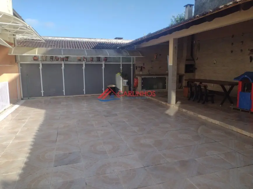 Foto 4 de Casa com 4 quartos à venda, 334m2 em Guaratuba - PR