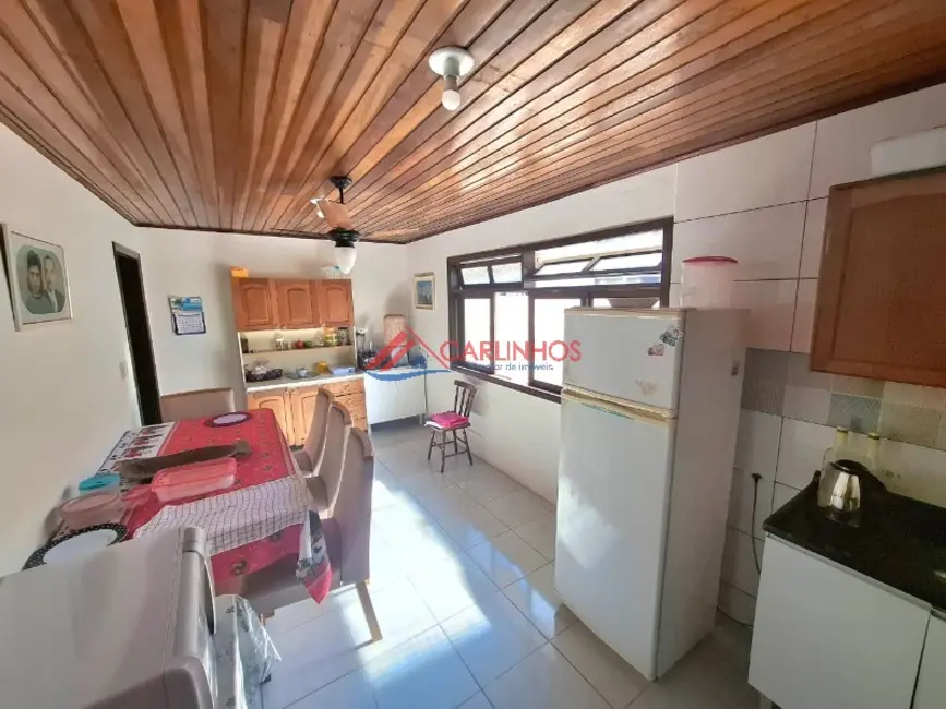 Foto 8 de Casa com 5 quartos à venda, 320m2 em Guaratuba - PR