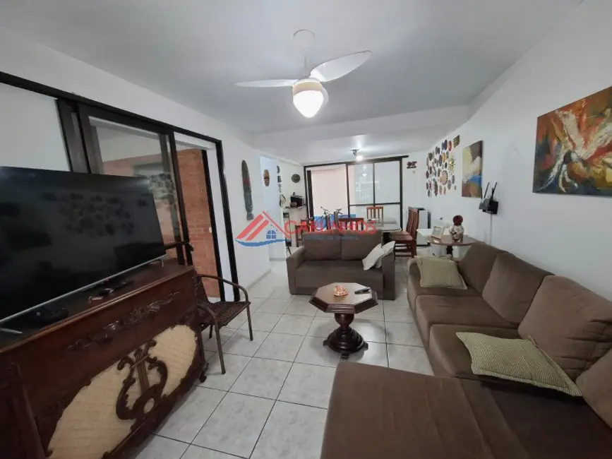 Foto 3 de Sobrado com 4 quartos à venda, 140m2 em Centro, Guaratuba - PR
