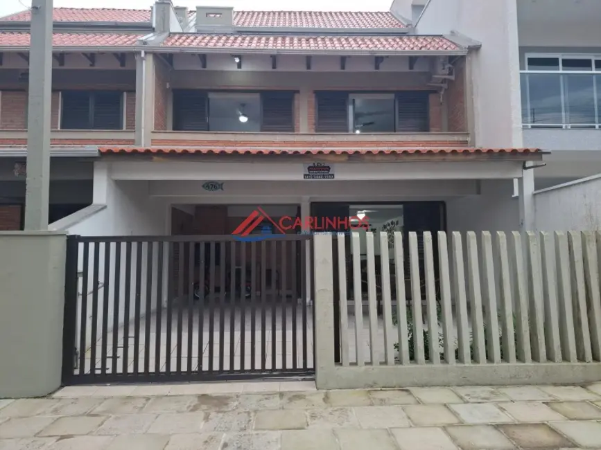 Foto 1 de Sobrado com 4 quartos à venda, 140m2 em Centro, Guaratuba - PR