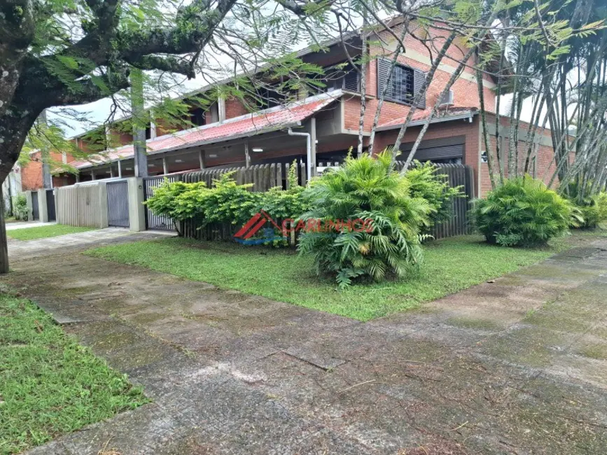 Foto 1 de Sobrado com 4 quartos à venda, 151m2 em Centro, Guaratuba - PR