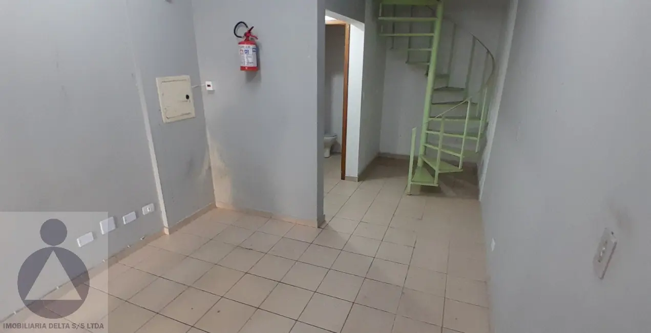 Sala Comercial para alugar, 50m2 em Centro, Londrina - PR - imagem 5 Foto 5 de Sala Comercial para alugar, 50m2 em Centro, Londrina - PR