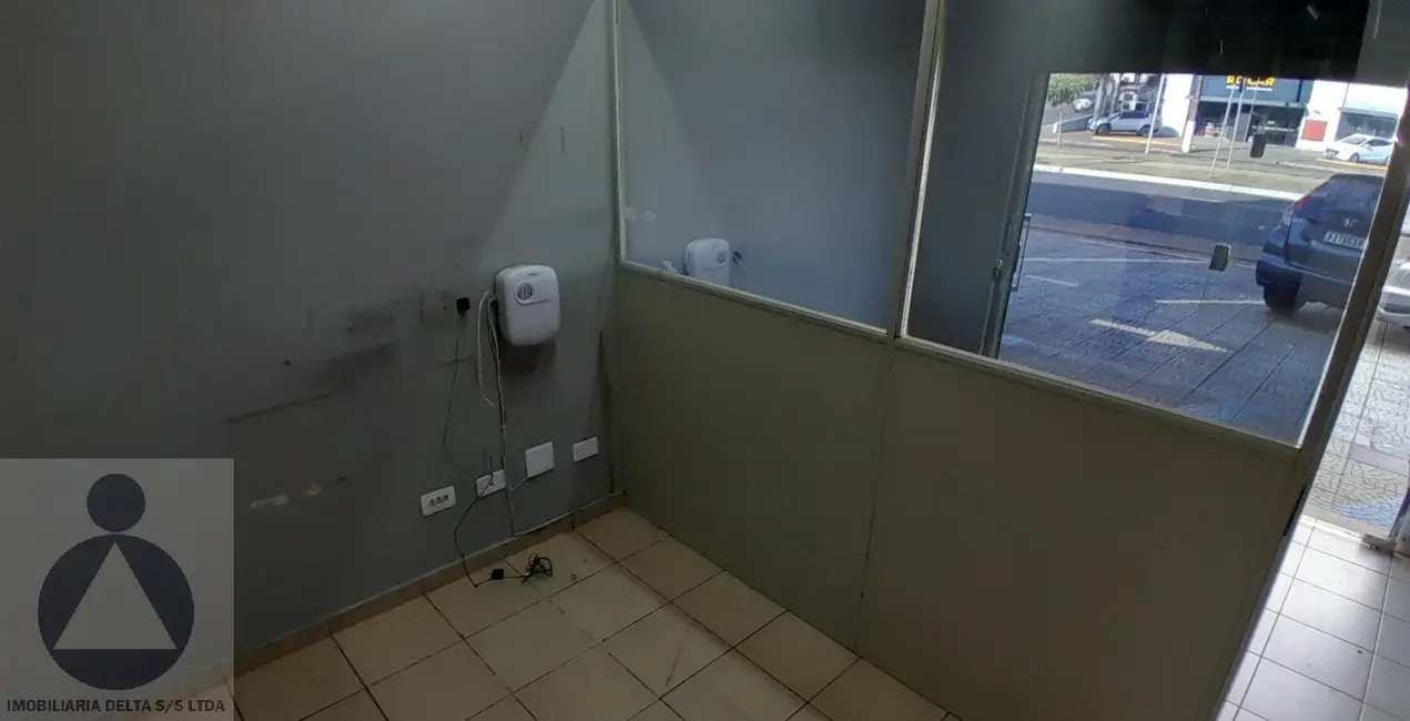 Sala Comercial para alugar, 50m2 em Centro, Londrina - PR - imagem 4 Foto 4 de Sala Comercial para alugar, 50m2 em Centro, Londrina - PR