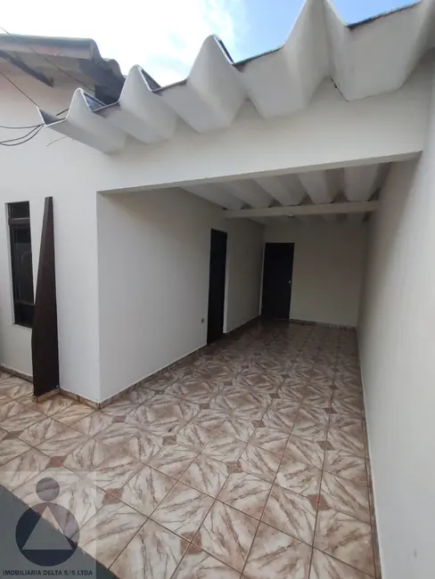 Casa com 2 quartos para alugar, 70m2 em Parque Residencial Joaquim Toledo Piza, Londrina - PR - imagem 2 Foto 2 de Casa com 2 quartos para alugar, 70m2 em Parque Residencial Joaquim Toledo Piza, Londrina - PR