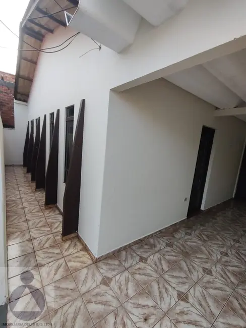 Casa com 2 quartos para alugar, 70m2 em Parque Residencial Joaquim Toledo Piza, Londrina - PR - imagem 3 Foto 3 de Casa com 2 quartos para alugar, 70m2 em Parque Residencial Joaquim Toledo Piza, Londrina - PR