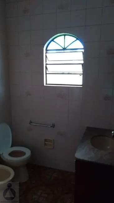 Foto 3 de Casa com 3 quartos à venda, 187m2 em Quebec, Londrina - PR