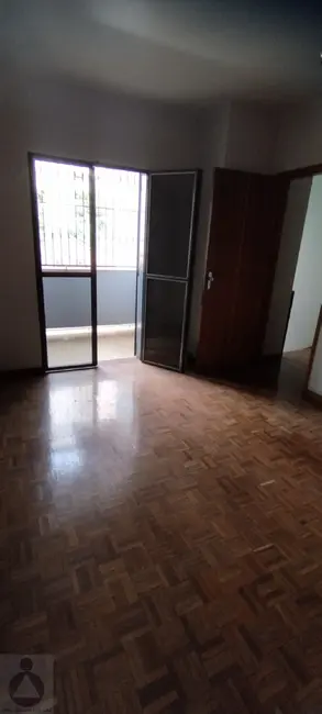 Casa com 3 quartos à venda, 123m2 em Centro, Londrina - PR - imagem 8 Foto 8 de Casa com 3 quartos à venda, 123m2 em Centro, Londrina - PR