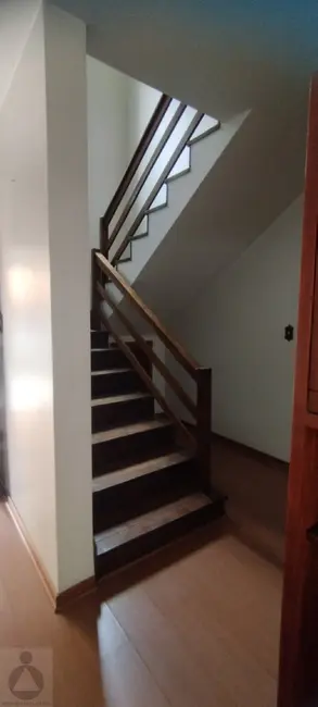 Casa com 3 quartos à venda, 123m2 em Centro, Londrina - PR - imagem 4 Foto 4 de Casa com 3 quartos à venda, 123m2 em Centro, Londrina - PR