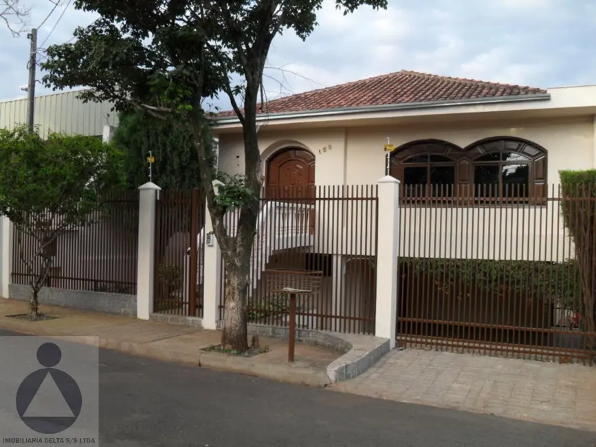Foto 1 de Casa com 4 quartos à venda, 285m2 em Quebec, Londrina - PR