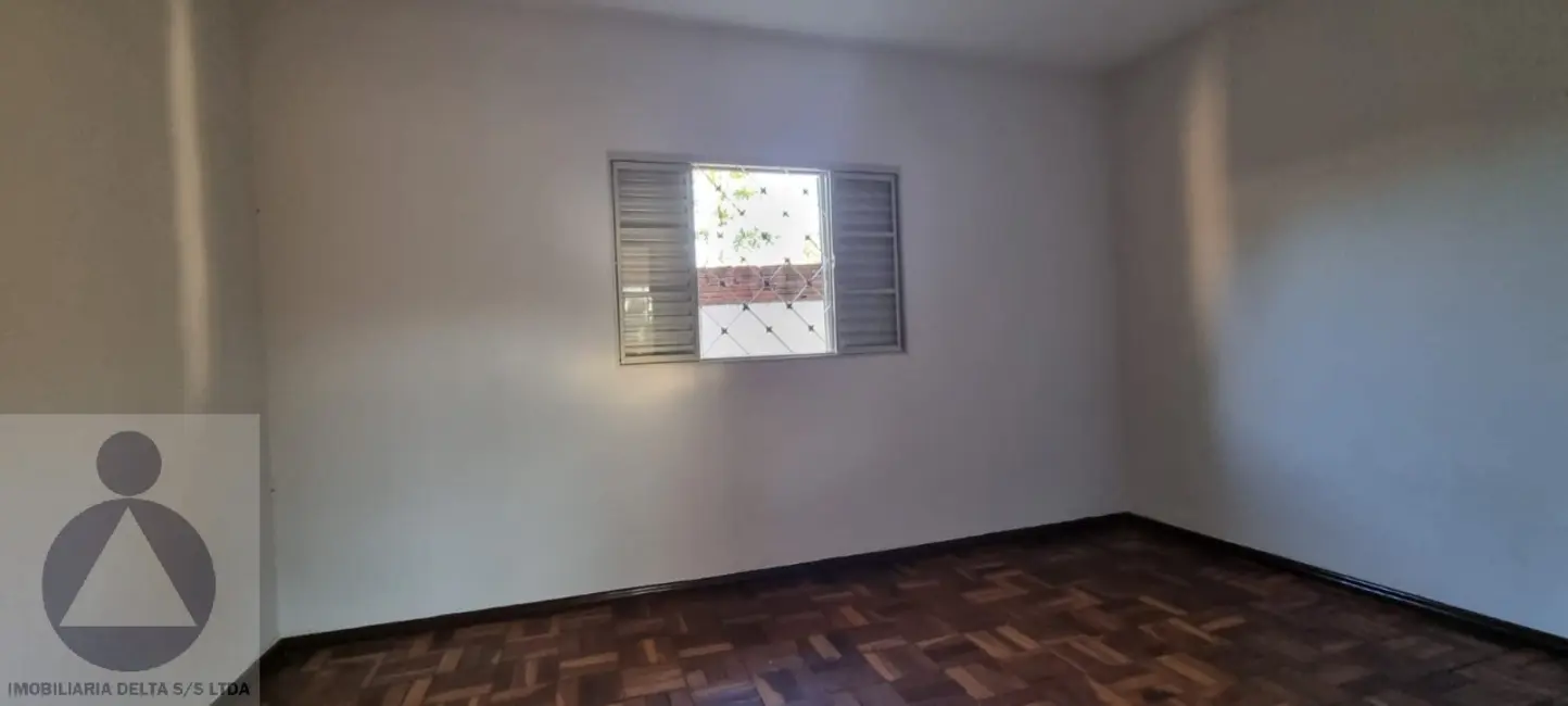 Foto 7 de Casa com 2 quartos à venda, 70m2 em Industrial, Londrina - PR