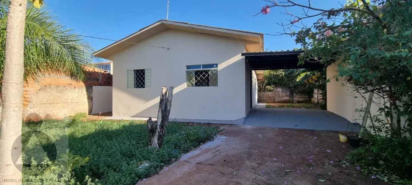 Foto 1 de Casa com 2 quartos à venda, 70m2 em Industrial, Londrina - PR