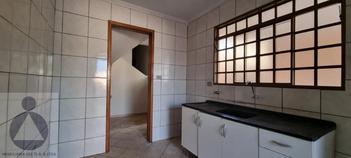 Foto 3 de Casa com 3 quartos para alugar, 100m2 em Jardim Império do Sol, Londrina - PR