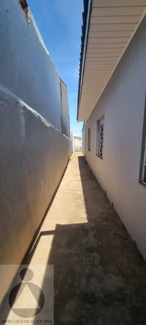 Foto 2 de Casa com 1 quarto para alugar, 50m2 em Londrina - PR