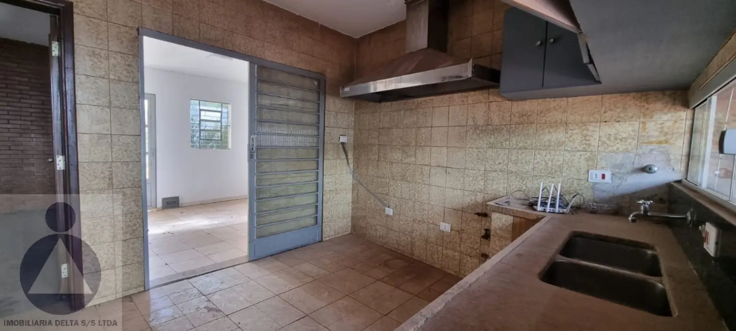 Foto 6 de Sala Comercial com 4 quartos para alugar, 250m2 em Shangri-lá, Londrina - PR