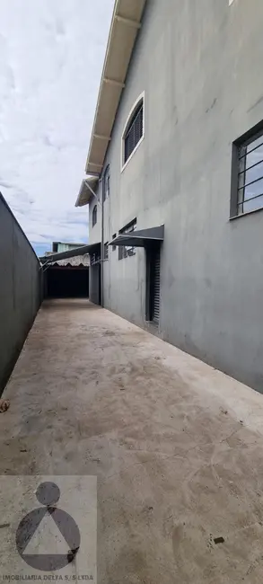 Foto 6 de Sala Comercial com 3 quartos para alugar, 300m2 em Waldemar Hauer, Londrina - PR