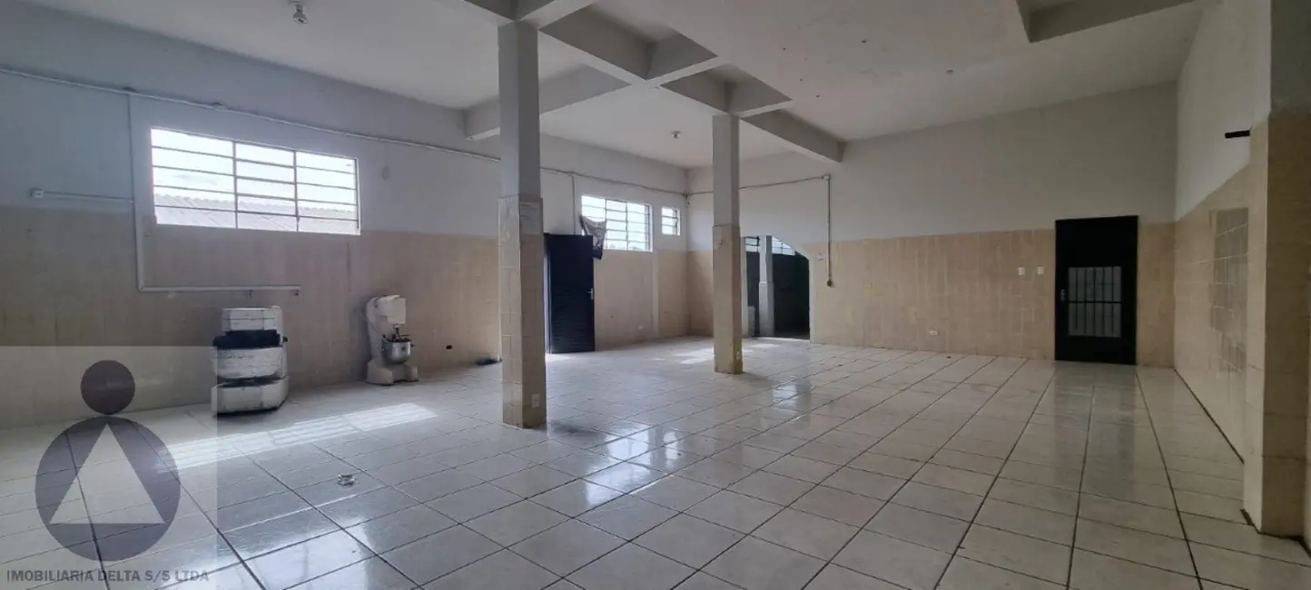 Foto 2 de Sala Comercial com 3 quartos para alugar, 300m2 em Waldemar Hauer, Londrina - PR