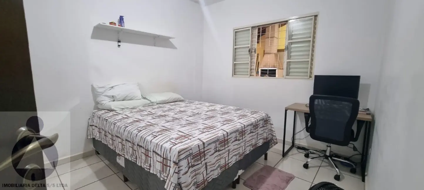 Casa com 3 quartos à venda, 250m2 em Jardim Belo Horizonte, Londrina - PR - imagem 8 Foto 8 de Casa com 3 quartos à venda, 250m2 em Jardim Belo Horizonte, Londrina - PR