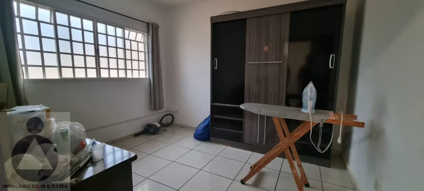 Casa com 3 quartos à venda, 90m2 em Jardim Belo Horizonte, Londrina - PR - imagem 3 Foto 3 de Casa com 3 quartos à venda, 90m2 em Jardim Belo Horizonte, Londrina - PR