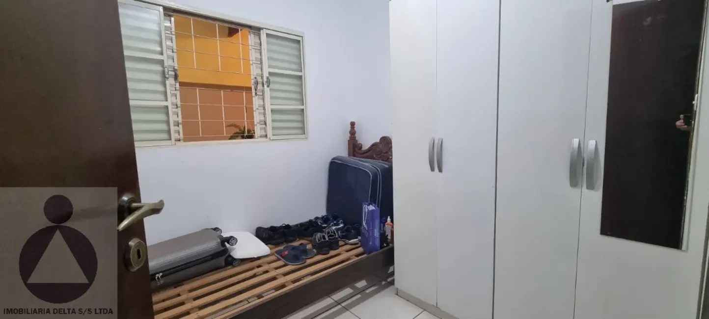 Casa com 3 quartos à venda, 90m2 em Jardim Belo Horizonte, Londrina - PR - imagem 6 Foto 6 de Casa com 3 quartos à venda, 90m2 em Jardim Belo Horizonte, Londrina - PR
