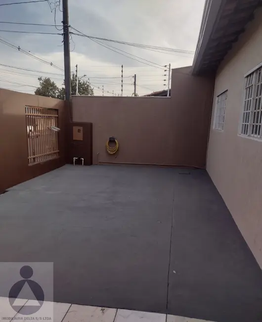 Casa com 3 quartos à venda, 250m2 em Jardim Belo Horizonte, Londrina - PR - imagem 3 Foto 3 de Casa com 3 quartos à venda, 250m2 em Jardim Belo Horizonte, Londrina - PR