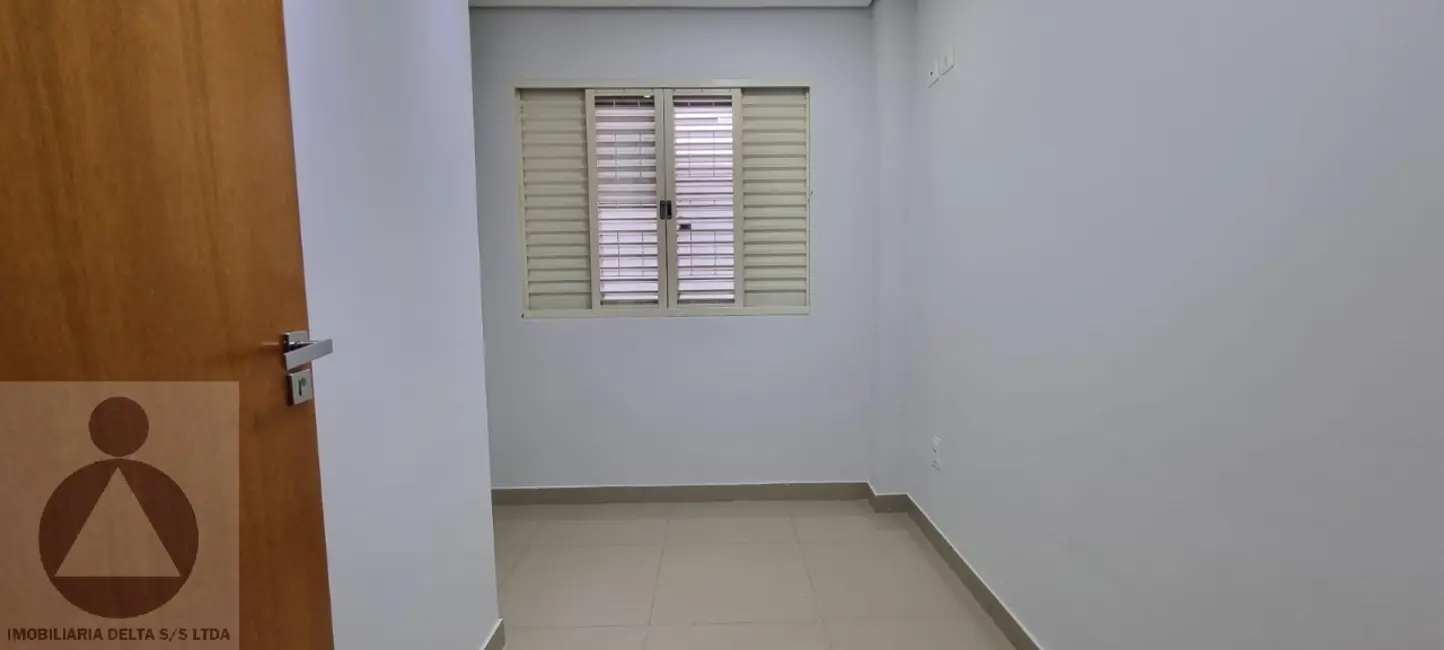 Foto 7 de Casa com 3 quartos para alugar, 130m2 em Califórnia, Londrina - PR