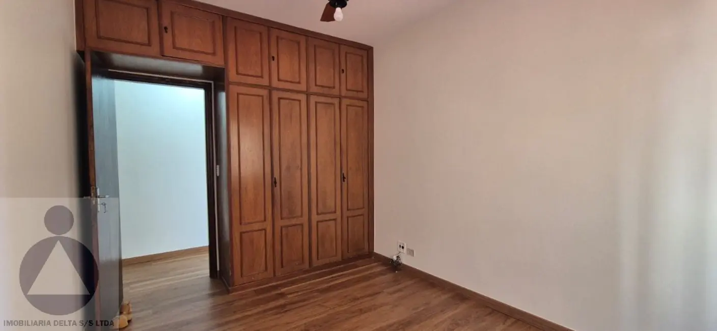 Apartamento com 3 quartos para alugar, 100m2 em Vila Casoni, Londrina - PR - imagem 9 Foto 9 de Apartamento com 3 quartos para alugar, 100m2 em Vila Casoni, Londrina - PR