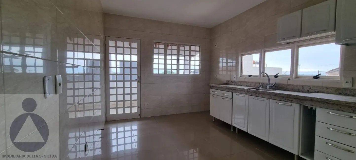 Foto 6 de Sala Comercial com 2 quartos para alugar, 99m2 em Parque Residencial Joaquim Toledo Piza, Londrina - PR