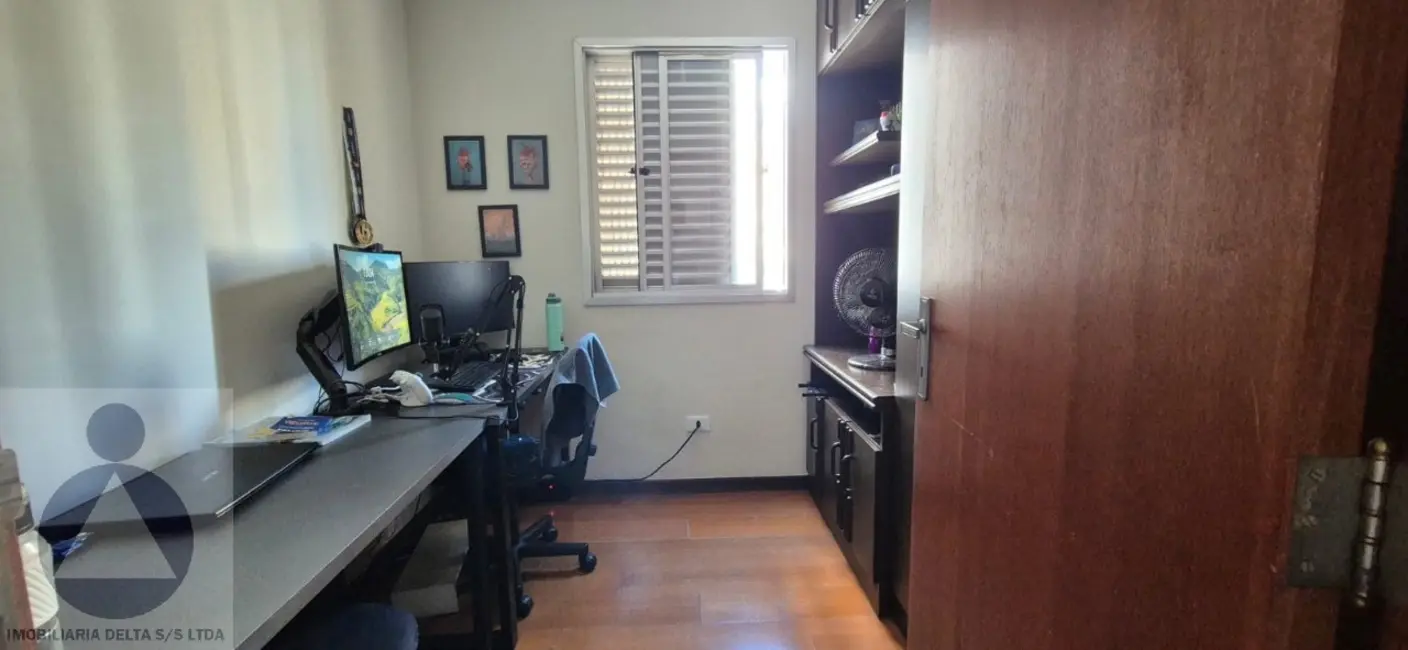 Apartamento com 2 quartos à venda, 50m2 em Centro, Londrina - PR - imagem 5 Foto 5 de Apartamento com 2 quartos à venda, 50m2 em Centro, Londrina - PR