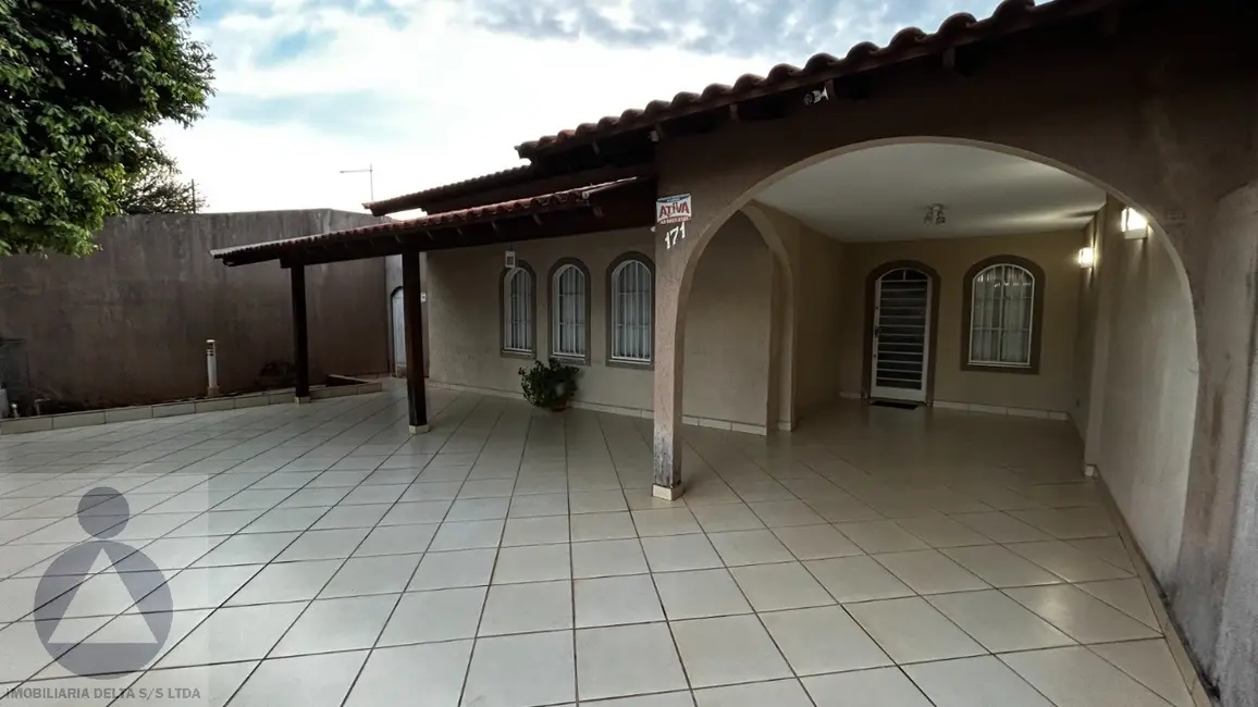 Foto 2 de Casa com 2 quartos à venda, 100m2 em Antares, Londrina - PR