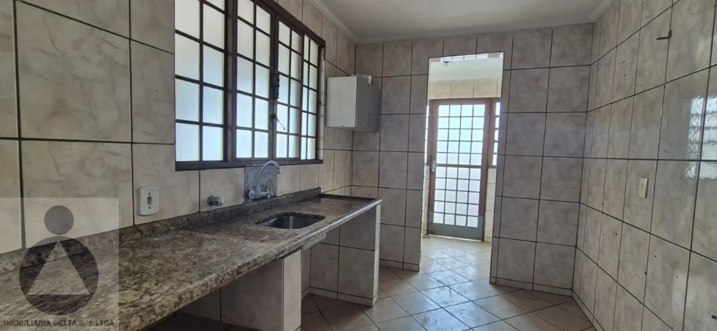 Foto 2 de Casa com 3 quartos para alugar, 100m2 em Jardim Império do Sol, Londrina - PR