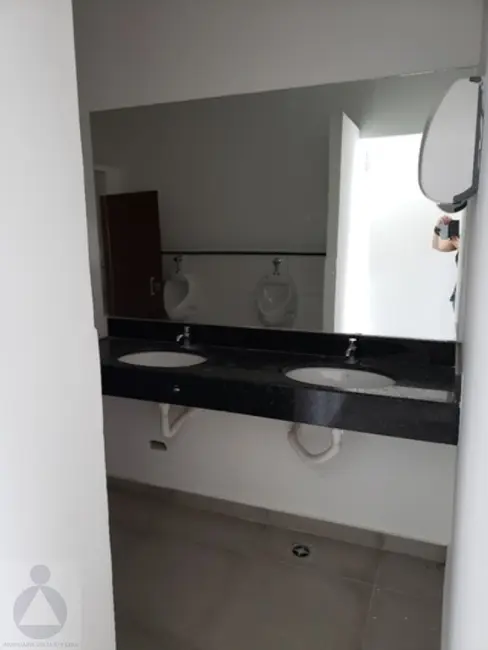 Sala Comercial para alugar, 220m2 em Vitória, Londrina - PR - imagem 5 Foto 5 de Sala Comercial para alugar, 220m2 em Vitória, Londrina - PR