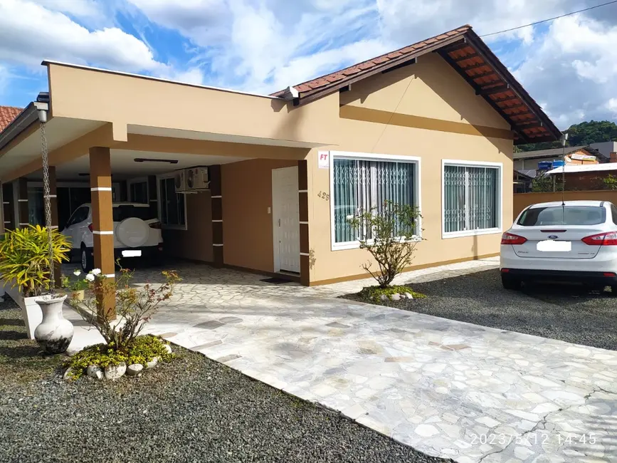 Foto 1 de Casa com 3 quartos à venda, 187m2 em Bom Retiro, Joinville - SC